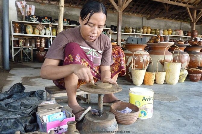 Explore Traditional Villages & to the South Coast - Sade Traditional Weaving Village and the Sasak village feel