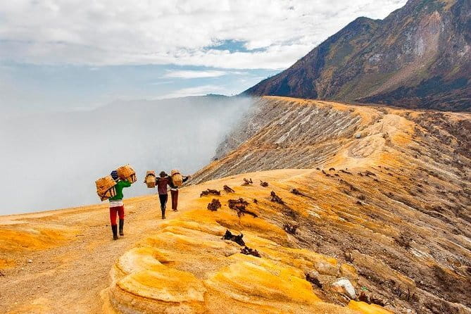 Exploring Bali in 3 Days: Discover Top Places in Bali - Day 3 GWK, Uluwatu, and Kecak Fire Dance Before Jimbaran Dinner