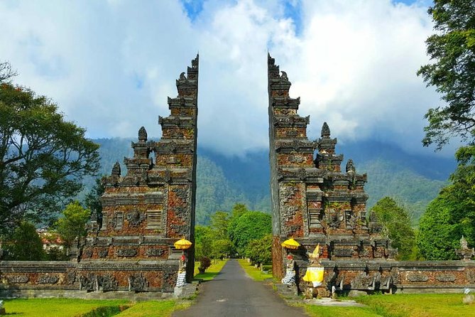 Exploring Bali in 5 Days: Completed Journey of Discovering Bali - Day 3 Waterfall Power and Iconic Gates: Sekumpul, Wanagiri, Handara, and a Giant Tree