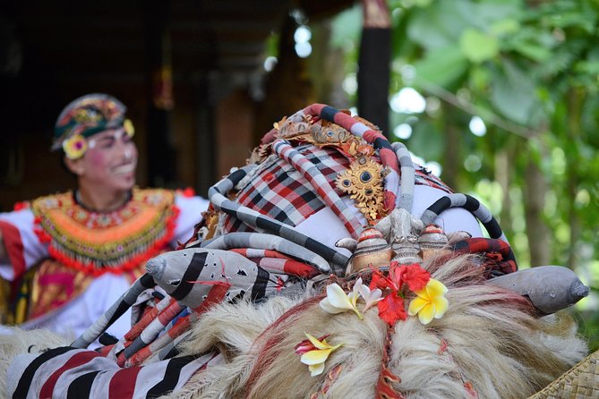 Famous Ubud villlage and Dance Tour with Rice Terrace And Waterfall Visit - Batubulan at 9:30, Sahadewa Barong and Fire Dance