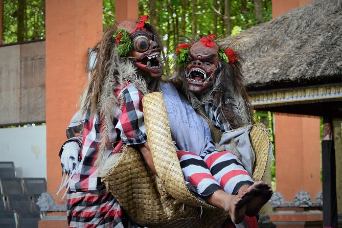 Famous Ubud villlage and Dance Tour with Rice Terrace And Waterfall Visit - Ubud Market and Palace time, daily life plus souvenirs