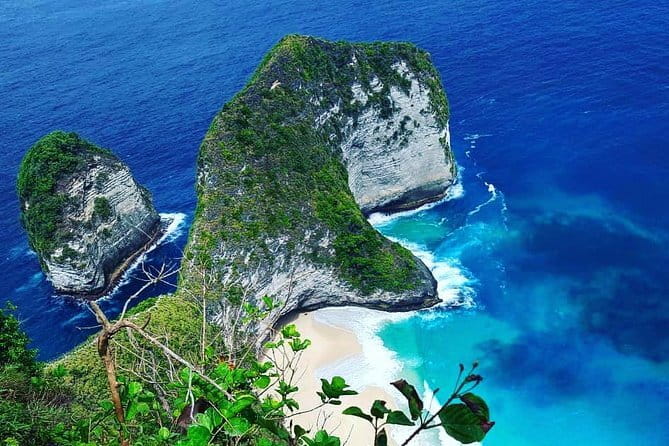 From Bali: Nusa Penida Snorkeling and Island Tour - Kelingking Beach viewpoint: the stairs, the view, and low-tide timing