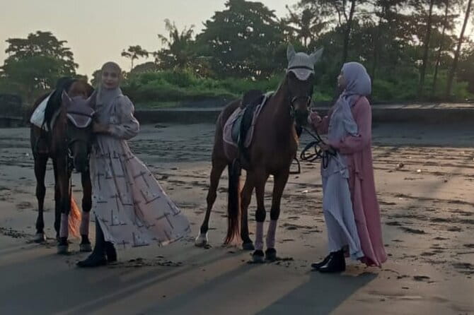 From Ubud 1 Hour Horse Riding at The Beach Experiences - Ubud pickup to Saba Beach: how you start calm, not rushed