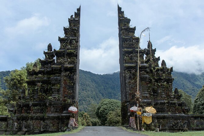 Full Day Bali North West Tour - Waterfall and Scenic Site - Handara Iconic Gate: A Quick Photo Moment That Fits the Day