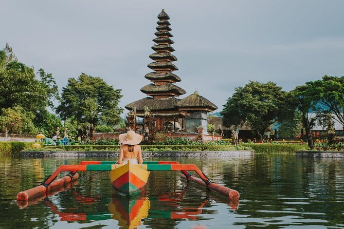 Full Day Bedugul and Tanah Lot Tour - Most Scenic Site - Bedugul Lunch: The Necessary Break Between Lake Views and the Sea Rock