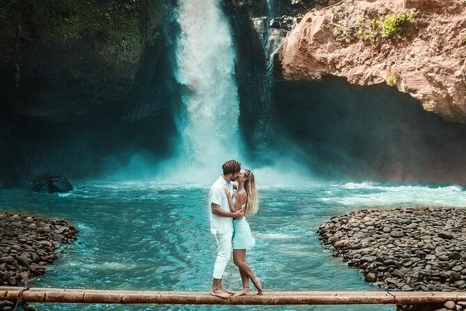 Full-Day Highlights and Best of Ubud Village - Sacred Monkey Forest Sanctuary: nature reserve vibes with tame monkeys