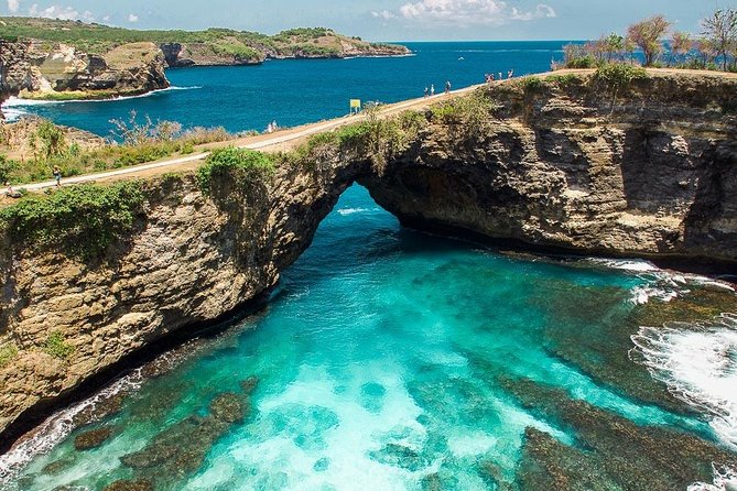 Full-Day Nusa Penida Island Private Tour with Local Guide - Pasih Uug (Broken Beach): the archway coastline photo moment