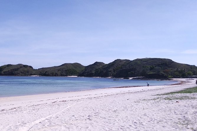 Full-Day Private Trip to South Lombok - Sukarara Village: woven houses and everyday craft tools