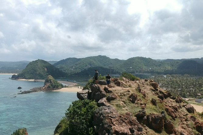 Full-Day Private Trip to South Lombok - Seger Beach: a short hike to a 360° panorama