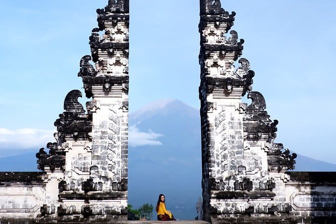 Full day Ubud and Tanah Lot tour - Tegenungan Waterfall: photos, jungle views, and your choice of how close to get