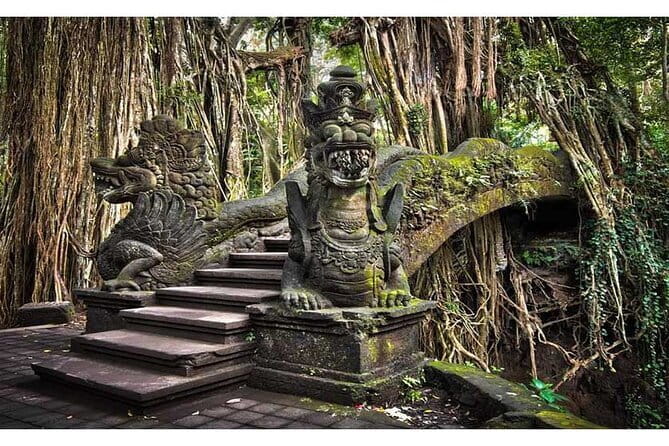 Full day Ubud and Tanah Lot tour - Tanah Lot sea temple: why this one photograph keeps winning