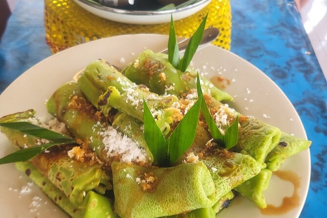 Full Day Ubud Waterfall Visit and Cooking Experience - Balinese cooking class with Chef Wayan: real work, not a show