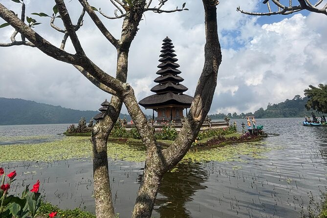 GAD Tanah Lot Tour - Danau Beratan (Ulun Danu Beratan Temple): temple on the crater-lake edge