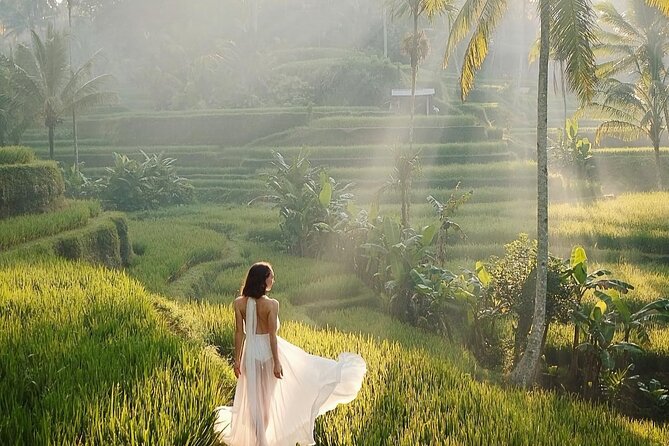 Gate of Heaven at Lempuyang Temple and East Bali Tour - Stop 1: Lempuyang Temple and the Gateway of Heaven photo wait
