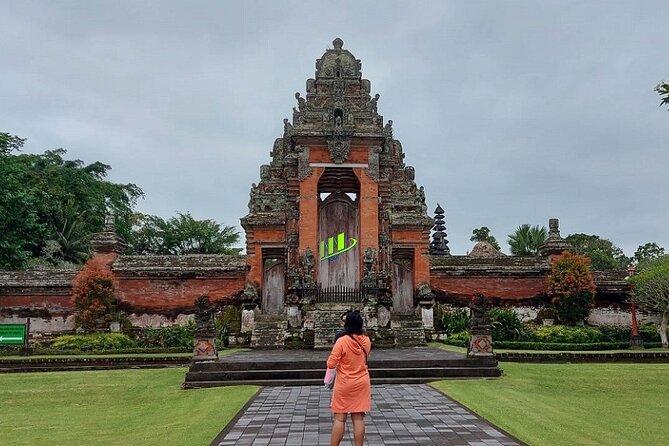 Half-Day Private Tour to Tanah Lot and Bali Royal Temple - Price and logistics: what you really get for $75