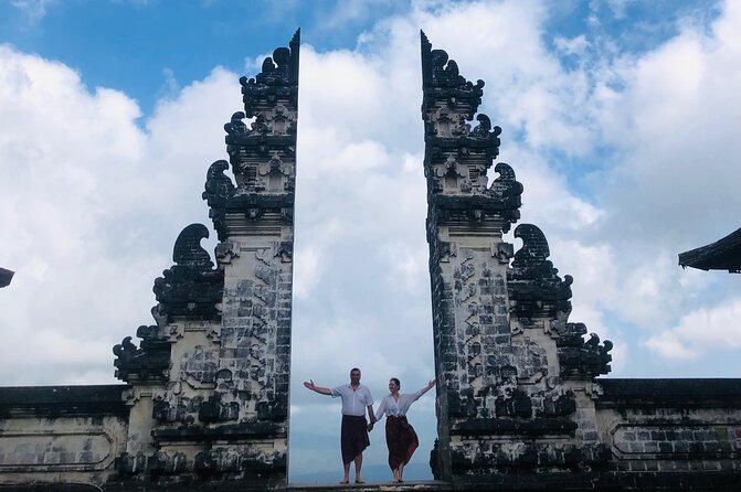 Heaven Gate Lempuyang and Tirta Gangga - Making the temple visit smoother with sarongs and patience