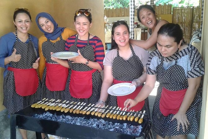 Jambangan Bali Cooking Class - Coconut oil processing and the daily offering moment