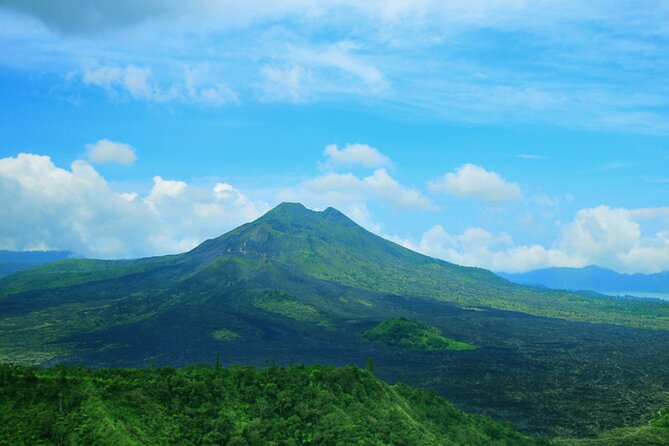 Kintamani Lake & Volcano Tour - The Barong Dance in Batubulan: culture in costumes, not just scenery