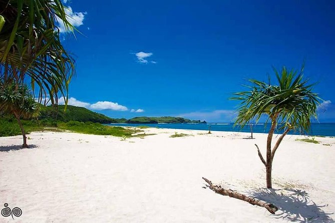 Kuta Tour (South Of Lombok Beutiful Tour) - Tanjung Ann Beach: more coastline, a chance to breathe