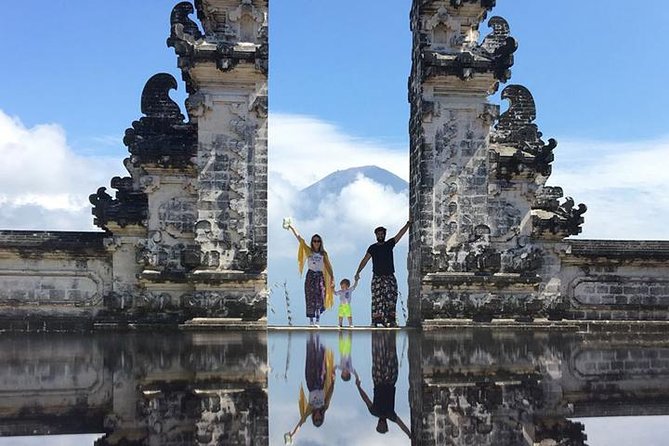 Lempuyang Luhur Temple Gate Of Heaven Tour Car Charter - Tirta Gangga Water Palace: Fish Feeding and a Great Midday Reset