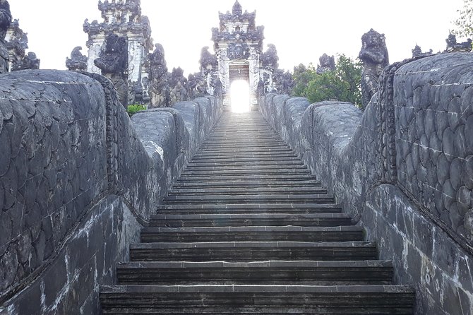 Lempuyang Temple Entrance Ticket All Inclusive - Lempuyang Temple and the Mount Agung “Gate of Heaven” effect