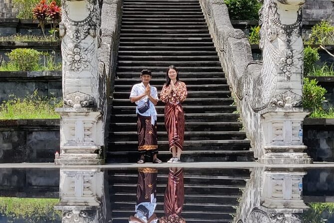 Lempuyang Temple Entrance Ticket All Inclusive - Guides and drivers: how service changes the day