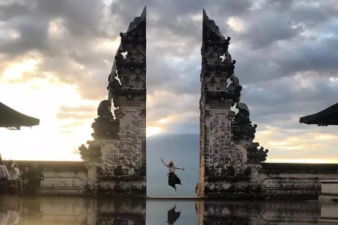 Lempuyang Temple Entrance Ticket All Inclusive - Seminyak pickup to East Bali, in a small group you can actually manage