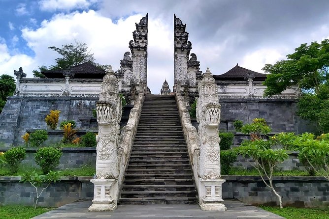 Lempuyang Tour : Heaven gate, Tirta Gangga, Goa Raja waterfall - Goa Raja waterfall or Goa Lawah Bat Cave: confirm your exact stop
