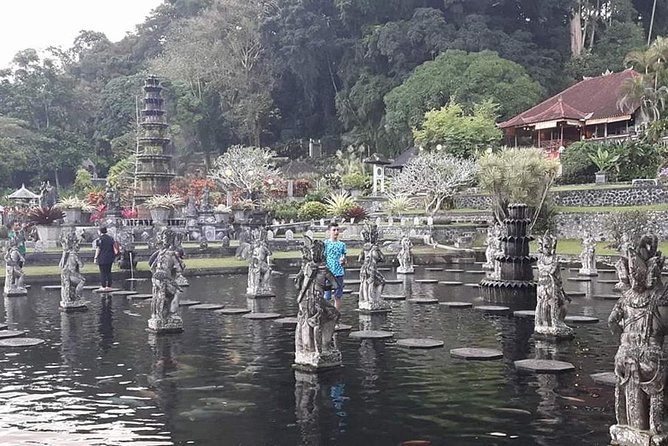 Lempuyang Tour : Heaven gate, Tirta Gangga, Goa Raja waterfall - What to pack for a temple and water day