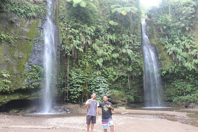 Lombok Private Tour Waterfall And Traditional Village Including Beach - Sade Traditional Village: bamboo houses, songket weaving, and a quick cultural pause