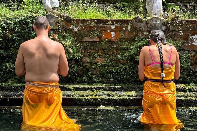 Melukat Ceremony and Temple Tour at Gunung Kawi Sebatu Temple - The Sarong and Attire Rental, More Than Just a Costume