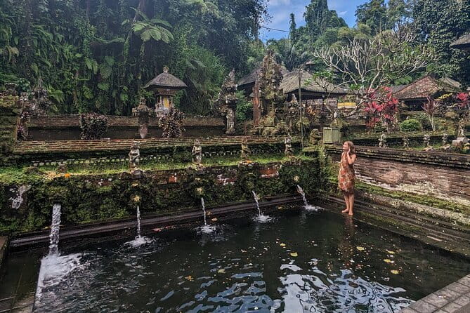 Melukat Ceremony and Temple Tour at Gunung Kawi Sebatu Temple - Entering Gunung Kawi Sebatu Temple, Dress Code and Respect First