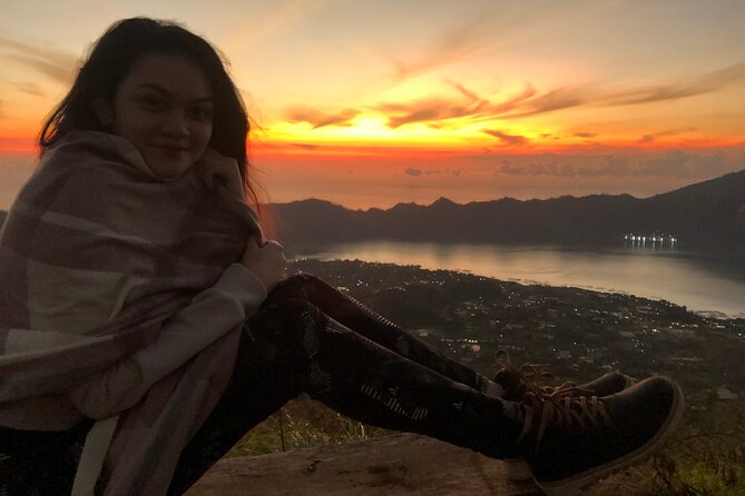 Mount Batur Sunrise Hike And Natural Hot Spring - The 2:00 am start, pickup timing, and flashlight climb basics