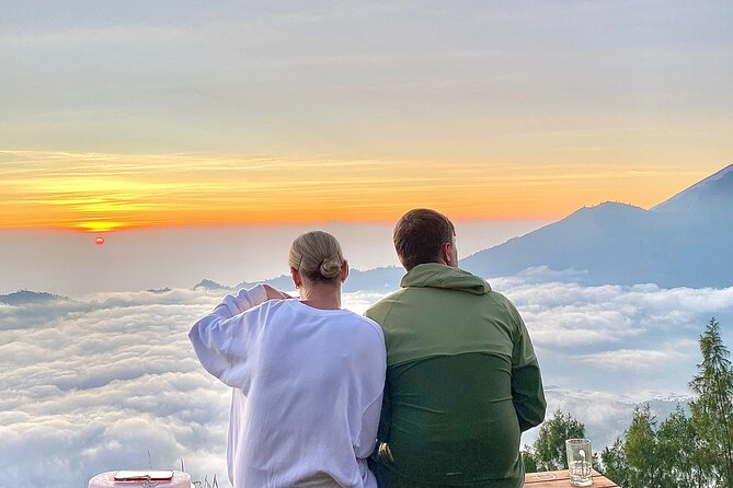 Mount Batur Sunrise Hike, Breakfast & Hot Spring - Dark-Hours Pickup and the Flashlight Hike Up