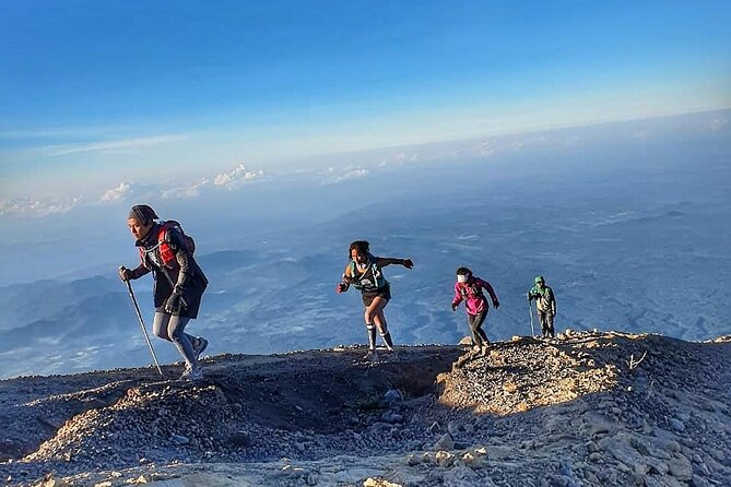 Mount Batur Sunrise Trekking, Hot Springs & Lunch at Restaurant - The Mount Batur summit hike: what to expect in 4 hours