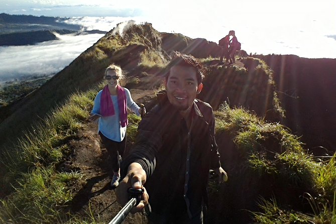Mount Batur Sunrise Trekking Option - Sunrise moment: what you should actually do up top