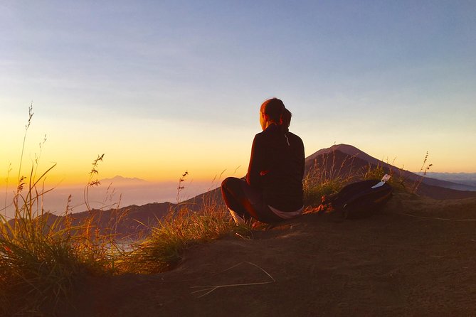 Mount Batur Sunrise Trekking with Breakfast - Climbing Mount Batur in the dark, what you’ll actually need