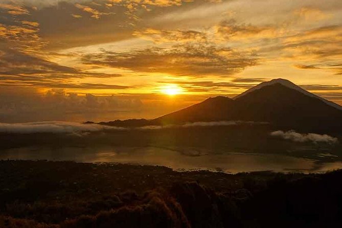 Mount Batur Sunrise Trekking - Bayung Gede Trekking Camp: Breakfast and Briefing