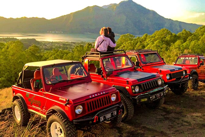 Mt Batur Jeep Sunrise Tour - Summit breakfast: banana sandwiches, hot drinks, and photo breaks