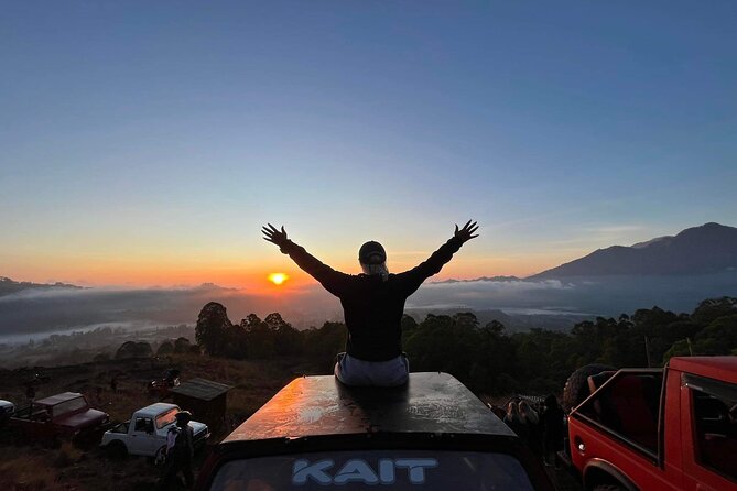 Mt Batur Jeep Sunrise Tour - Guides who bring the local angle (and great photo help)