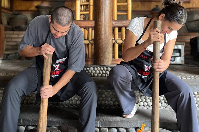 Mufu Rendang Cooking Class Kuta - Morning market tour: what you learn from spices and produce