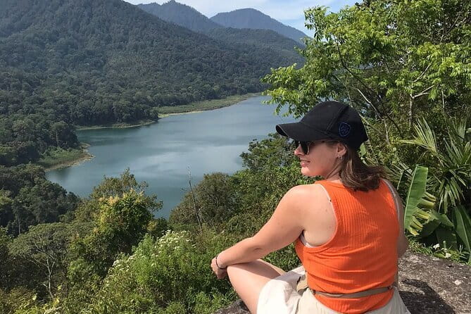 Munduk Highlights: Stunning North Bali Waterfalls & Temple - 9:00 am Twin Lake View: a fast start that sets the mood