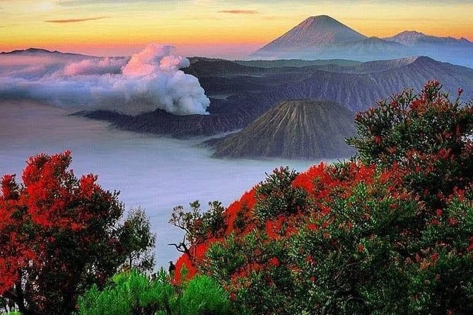 Munduk Twin Lake Jungle Hike, Ulun Danu Temple, & Waterfall - Twin Lake View at Wanagiri: Your Photo-First Start