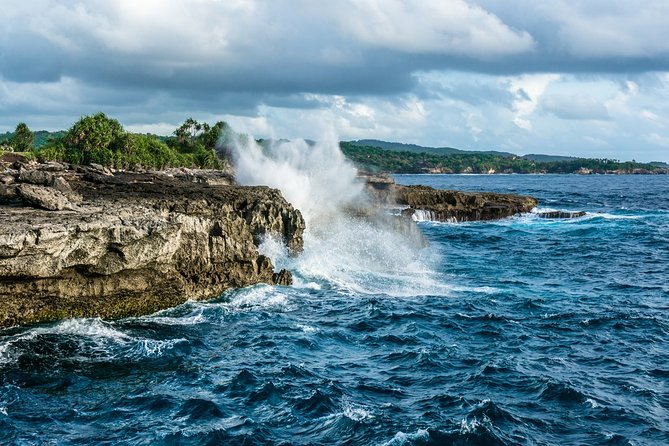 Nusa Lembongan Island: Snorkeling & Mangrove Forest Day Tour - Lunch on a Rooftop With an Ocean View: Your Built-In Reset