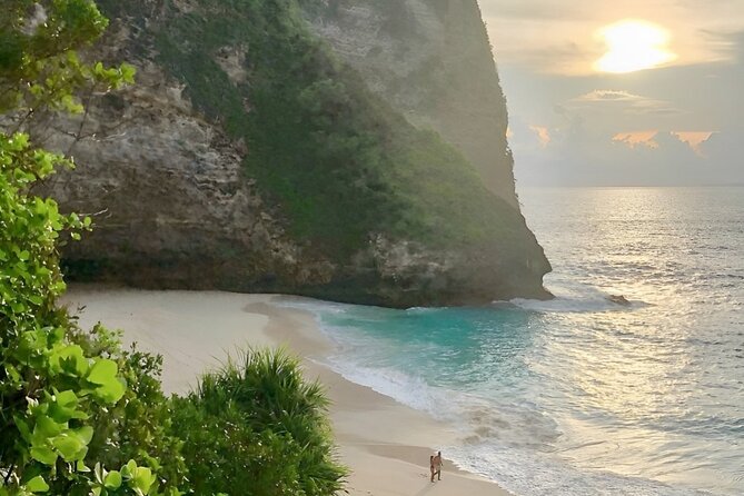 Nusa Penida Day Tour Kelingking Broken and Angels Bay - Broken Beach (Pasih Uug) and Angel’s Billabong: cliffs plus that emerald pool glow