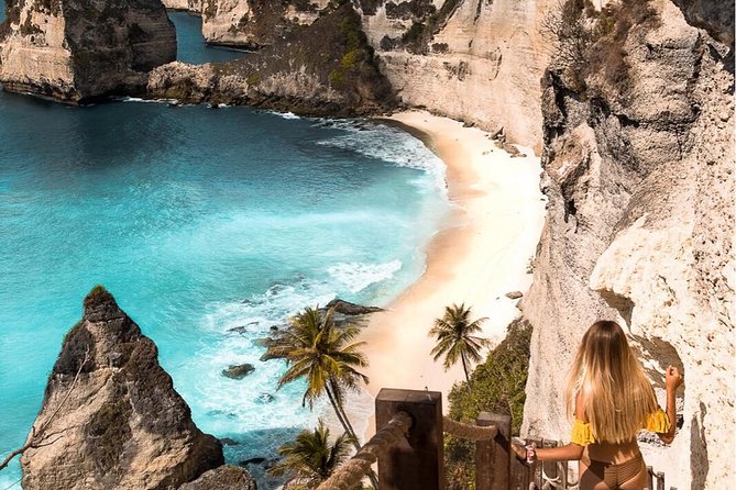 Nusa Penida Instagram Tour: The Most Iconic Spots (Private & All-Inclusive) - Pantai Diamond: Small Beach, Big Cliff Lines