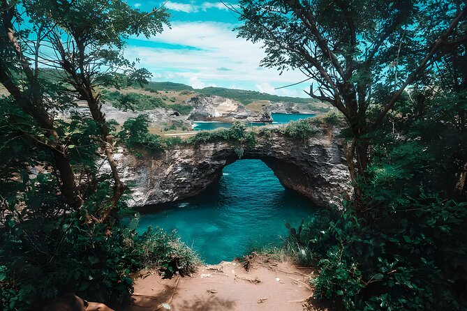 Nusa Penida Island Beach Tour With Snorkeling - Departure From Bali Island - Guide and driver energy, based on what you may encounter