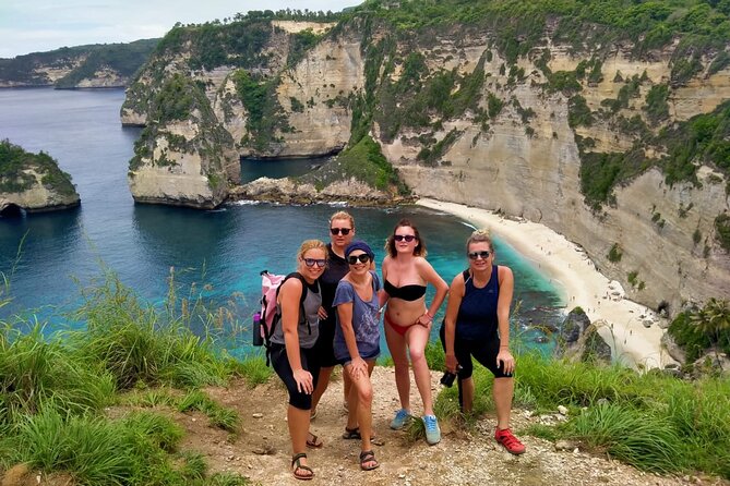 Nusa Penida Island Beach Tours Private All Inclusive - Stop 2: Kelingking Beach, the signature cliff view and the walking reality