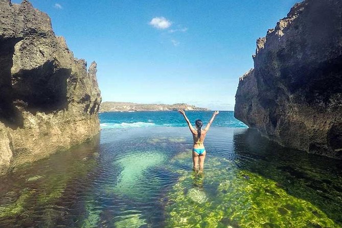 Nusa Penida One Day Tour All Inclusive - Stop 1: Angel Billabong, a cliffside rock lagoon moment