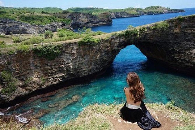 Nusa Penida One Day Trip with All-inclusive - Kelingking Beach viewpoint: T-Rex energy, limited beach time